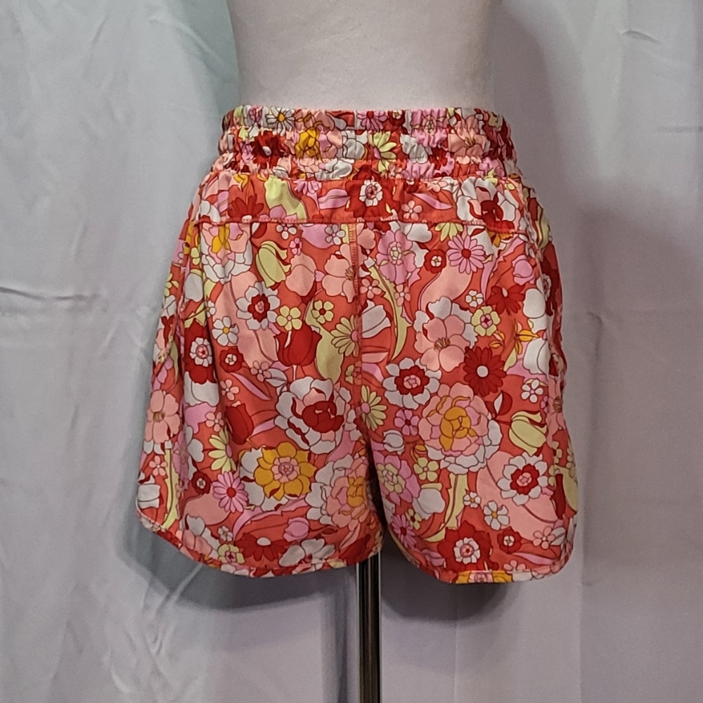 Avia Women's Multi-Colored Floral Lined Athletic Shorts Size Medium (8-10) EUC - Picture 11 of 13
